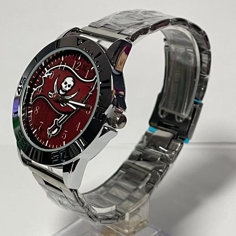 Tampa Bay Buccaneers NFL Team Logo Men's Stainless-Steel Silver Watch NEW